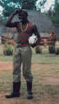 Zulu-Stammestnzer auf der Heia Safari Ranch nahe Krugersdorp.